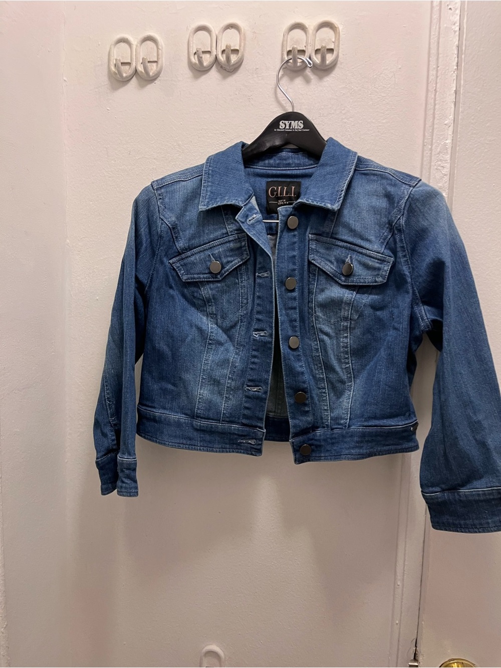 G.I.L.I. Women's Medium Blue Cropped Denim Jacket size 6